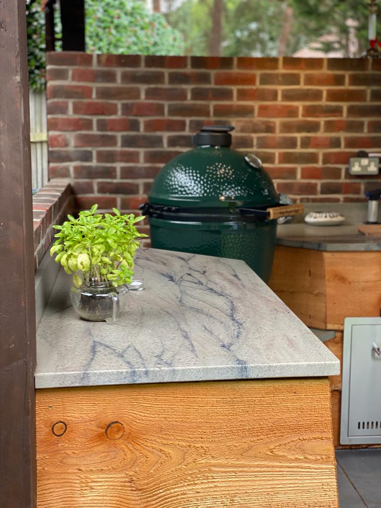 Kamado ceramic oven installation