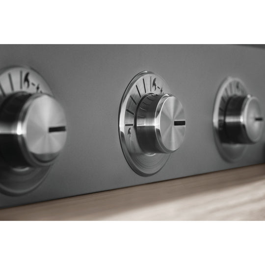 At AOS Kitchens we thrive on helping outdoor cooking enthusiasts through the whole process of designing and creating their amazing outdoor kitchens. If your passion is alfresco dining, you can't beat our range of gas and charcoal bbqs, pizza ovens and outdoor kitchen units. Extend your outdoor living and entertaining space with an outdoor kitchen. Complement your outdoor living area and give yourself the ultimate dream BBQ and patio dining area.