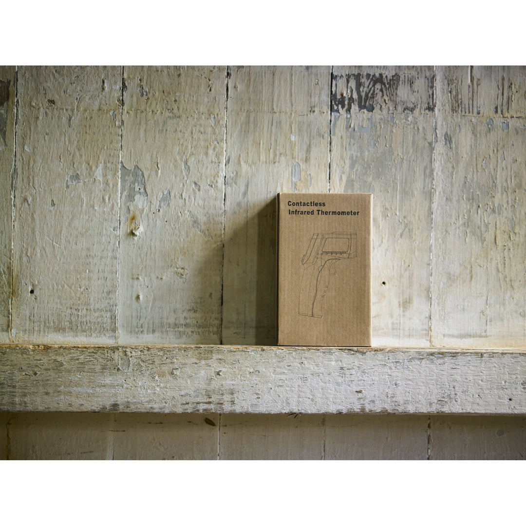 At AOS Kitchens we thrive on helping outdoor cooking enthusiasts through the whole process of designing and creating their amazing outdoor kitchens. If your passion is alfresco dining, you can't beat our range of gas and charcoal bbqs, pizza ovens and outdoor kitchen units. Extend your outdoor living and entertaining space with an outdoor kitchen. Complement your outdoor living area and give yourself the ultimate dream BBQ and patio dining area.