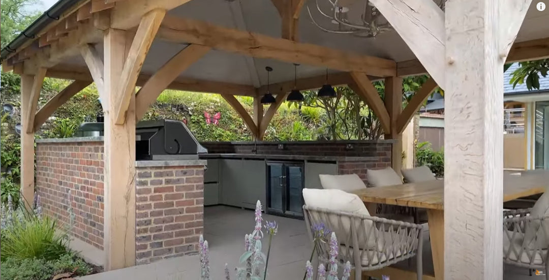 Luxury Outdoor Kitchen - Hampshire